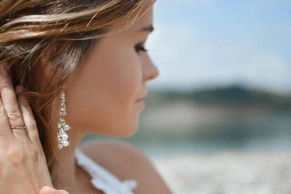 Quels sont les bijoux les plus tendances en 2023 avec des pierres précieuses ?
