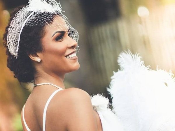 Quels sont les accessoires indispensables pour compléter sa tenue de mariée avec des pierres précieuses ?