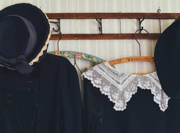 Où trouver des vêtements vintage de qualité et à petit prix avec des pierres précieuses ?
